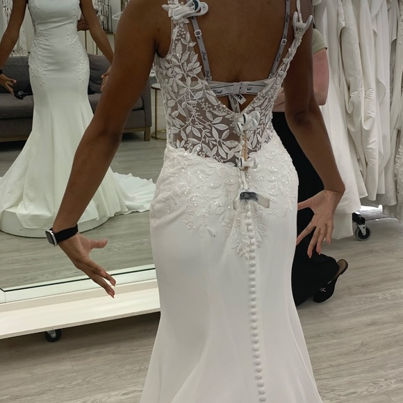 Brand new fit and flare Wedding dress - Picture 6 of 7